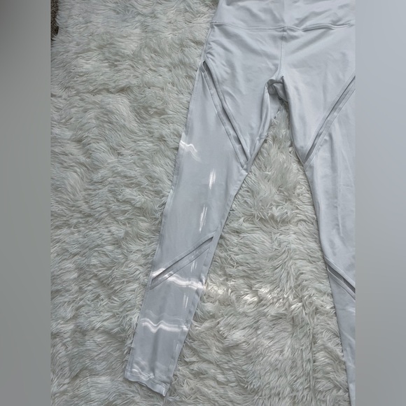 Forever 21 White Cutout Athletic Leggings Size XS - Picture 4 of 14
